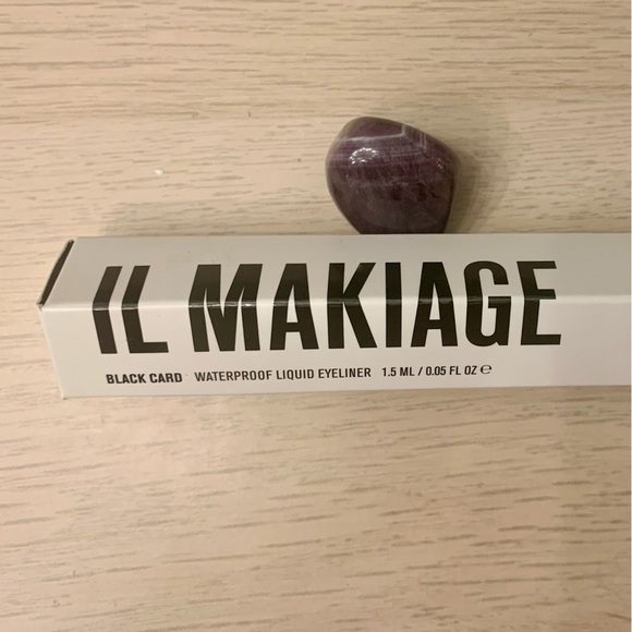 Black Card Liquid Eyeliner: IL MAKIAGE - Picture 4 of 5